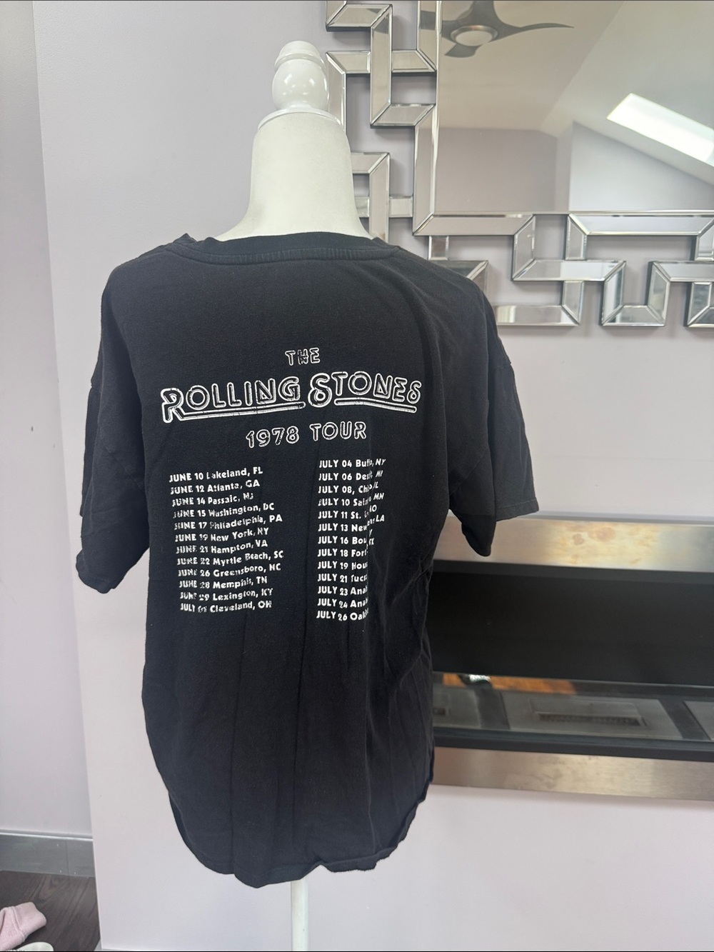 Rolling Stones T-shirt size large - Picture 2 of 3